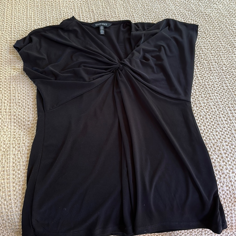 Ellen Tracy sleeveless knot front shirt